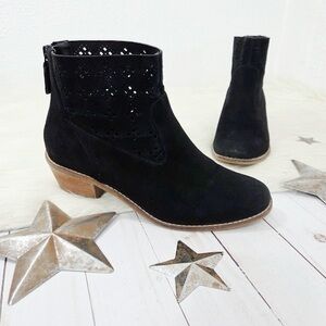 Cole Haan Jayne Lasercut Ankle Boots in Black Size 7.5